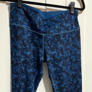Lululemon Blue Camo Leggings (size 8) Wonder Under